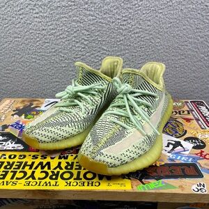 Yeezy Boost 350‎ V2 Yeezreel
